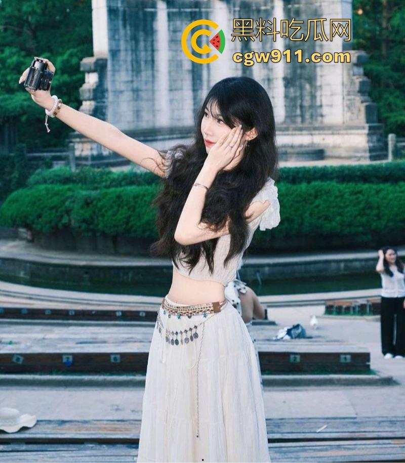 南京理工大学清纯学妹【陆永欣】蜂腰翘臀极品颜值，男友无套猛操内射颜射，露脸性爱视频曝光！-3