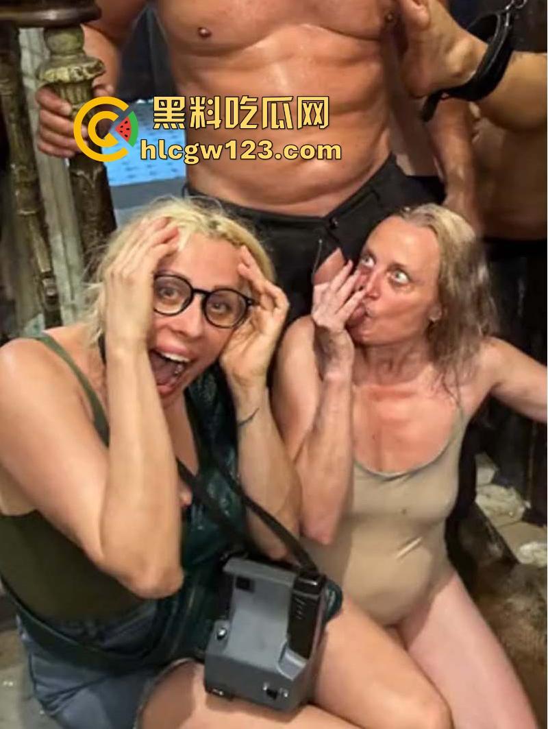 欧美大型性爱实验室 顶级的猎奇群P画面 狂野群交挑战人体极限的变态游戏！-7