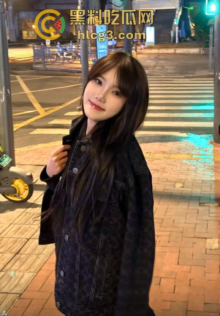 抖音主播『核爆肘子』直播遇到搞笑男大，说要看入学通知书？实则是入穴通知书！-5