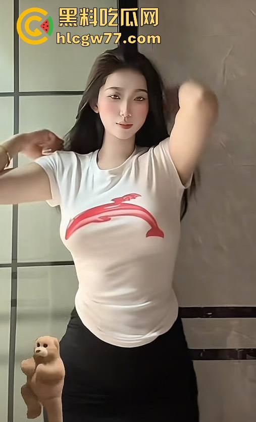 抖音擦边网红【小也很辣】与金主啪啪调教视频最新流出,顶级巨乳大战金主巨屌 身材没得说直呼受不了!-2