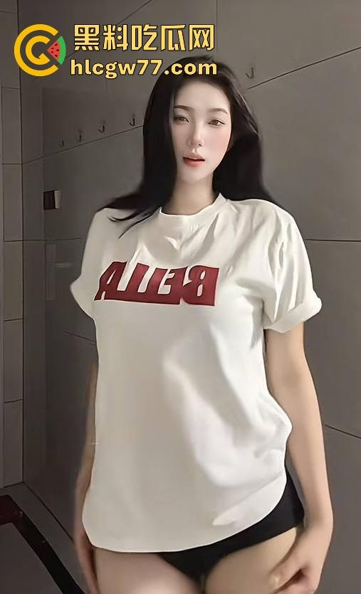 抖音擦边网红【小也很辣】与金主啪啪调教视频最新流出,顶级巨乳大战金主巨屌 身材没得说直呼受不了!-7