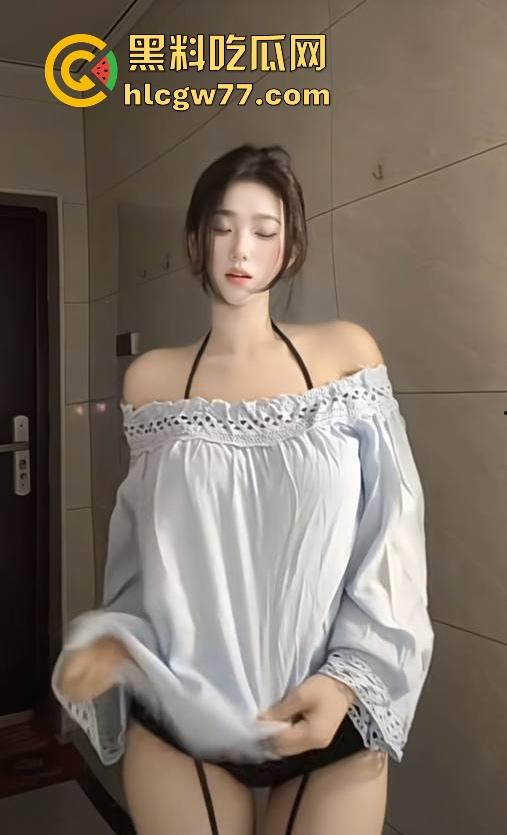 抖音擦边网红【小也很辣】与金主啪啪调教视频最新流出,顶级巨乳大战金主巨屌 身材没得说直呼受不了!-8