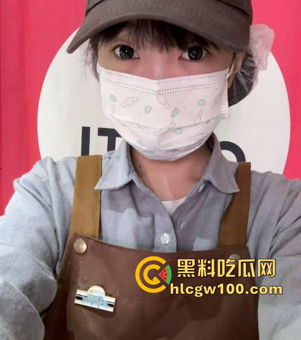 19岁学生骚婊【邵丽燏】土豪网调视频流出，乖乖掰逼拍内裤完成羞耻任务，小母狗本色暴露，真他妈骚到极致！-9