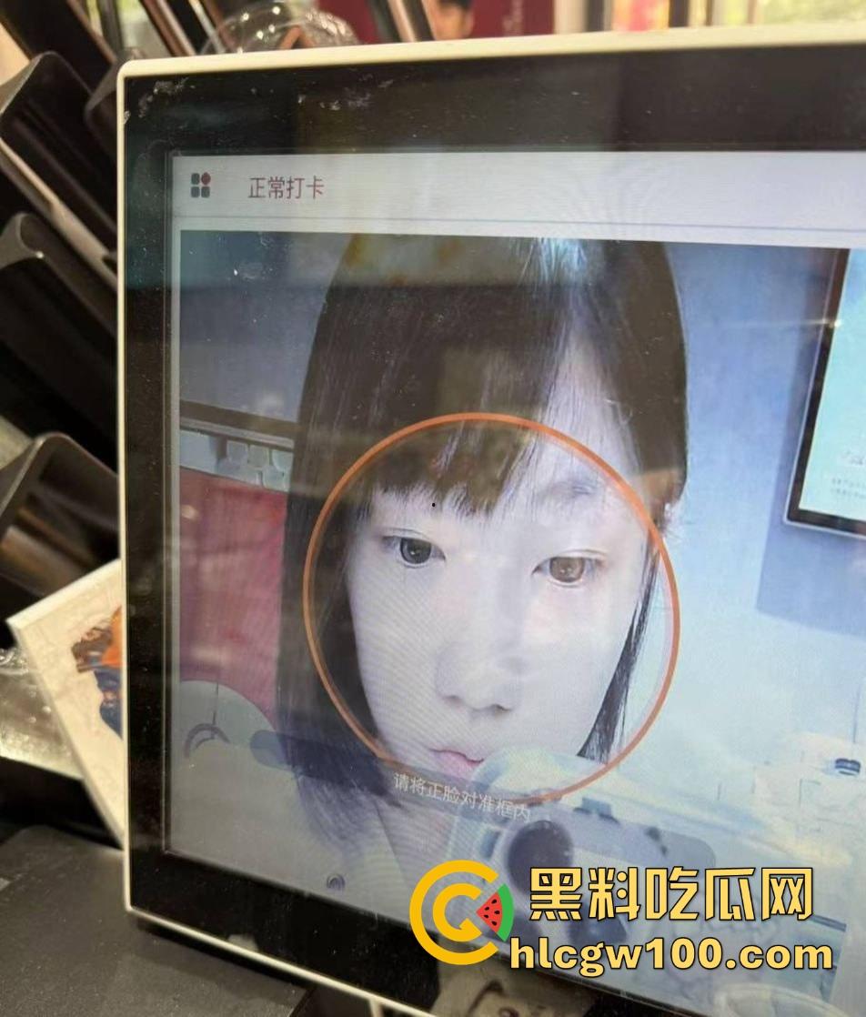 19岁学生骚婊【邵丽燏】土豪网调视频流出，乖乖掰逼拍内裤完成羞耻任务，小母狗本色暴露，真他妈骚到极致！-13