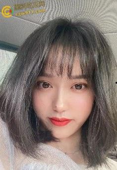 郑州大学第一附属医院护士【孟江雪】，和男同事偷情被男友曝光，经常内射吞精性瘾很大，蕾丝豹纹骑乘榨精 ！-1