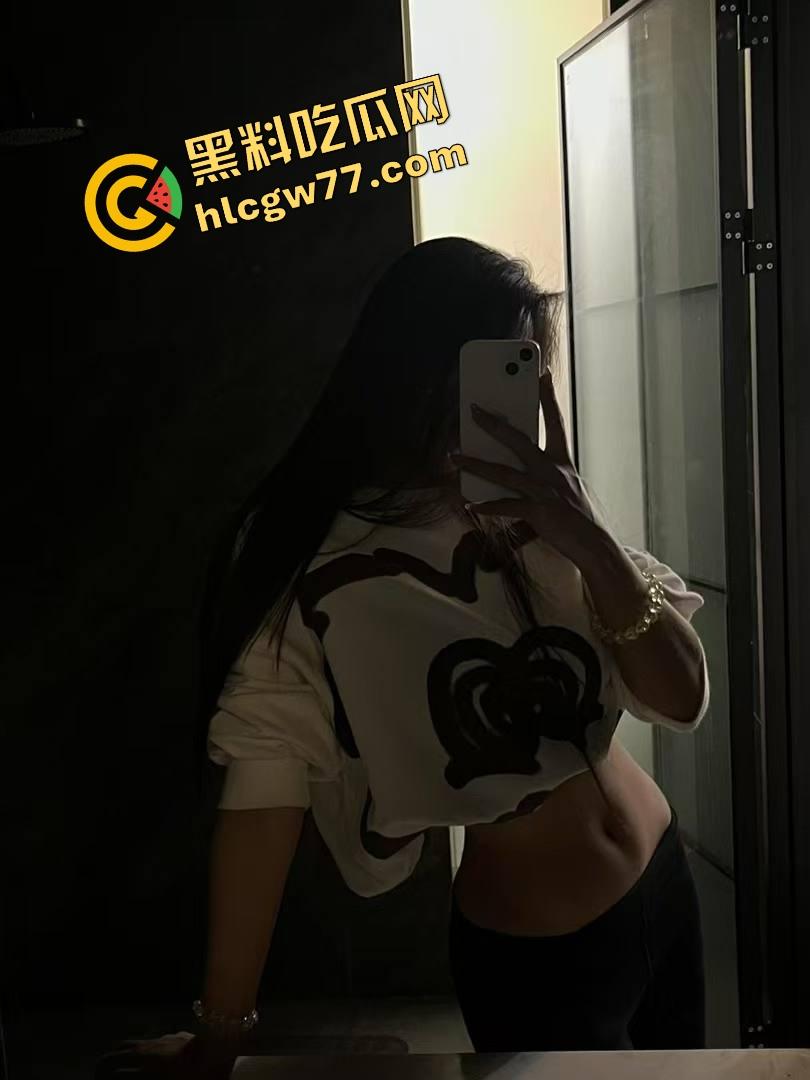 长沙文员『李梦』出轨,前夫放出露脸爆操全套,舔棒自拍撅逼样样齐,漂亮小媳妇变肉便器!-6