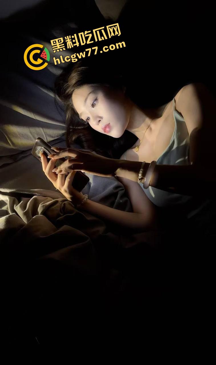 长沙文员『李梦』出轨,前夫放出露脸爆操全套,舔棒自拍撅逼样样齐,漂亮小媳妇变肉便器!-8