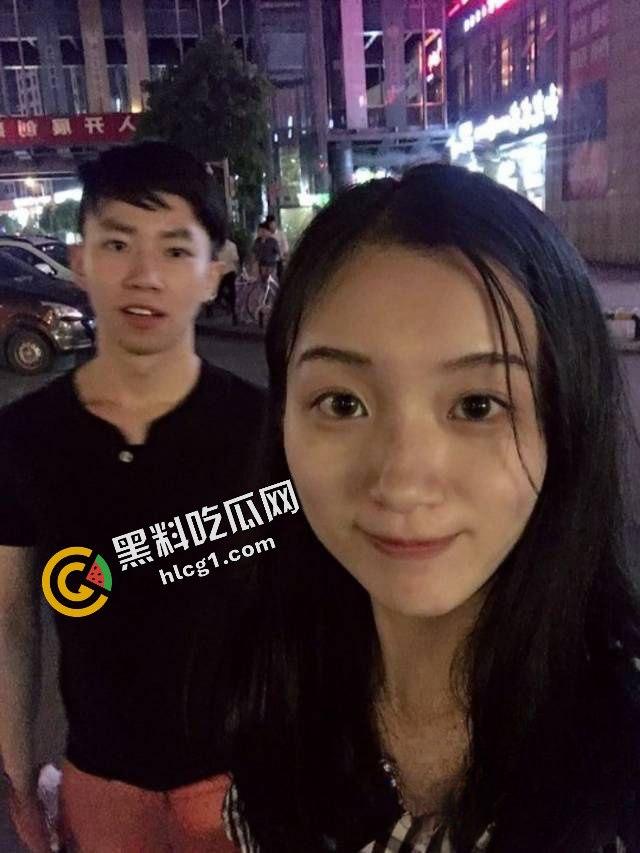 网友分手后曝光初恋女友『周亦薇』Q弹白臀 馒头逼 酒店啪啪视频流出-6