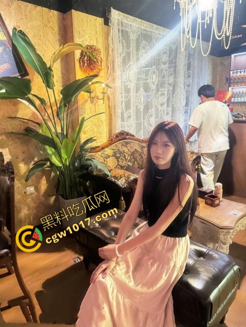 山东临沂【王嘉琪】性爱视频曝光,无套深入交欢,淫水四溅,白浆喷发,痉挛尖叫,超强视觉盛宴-2