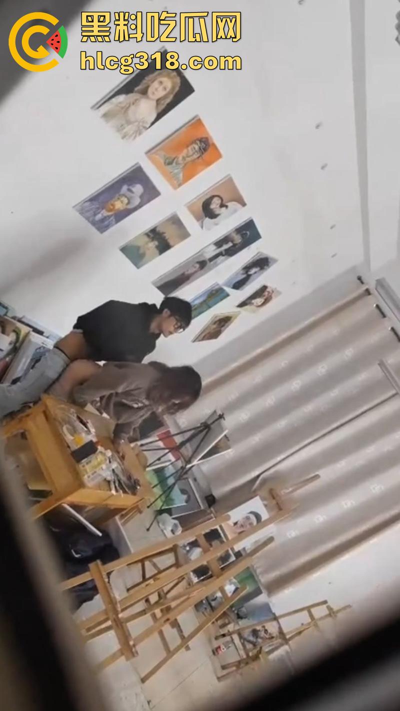 烟台画室师生偷情， 烟台科技职业学院画室，女老师勾引帅学生，激情后入撞击翘臀疯狂输出！-6