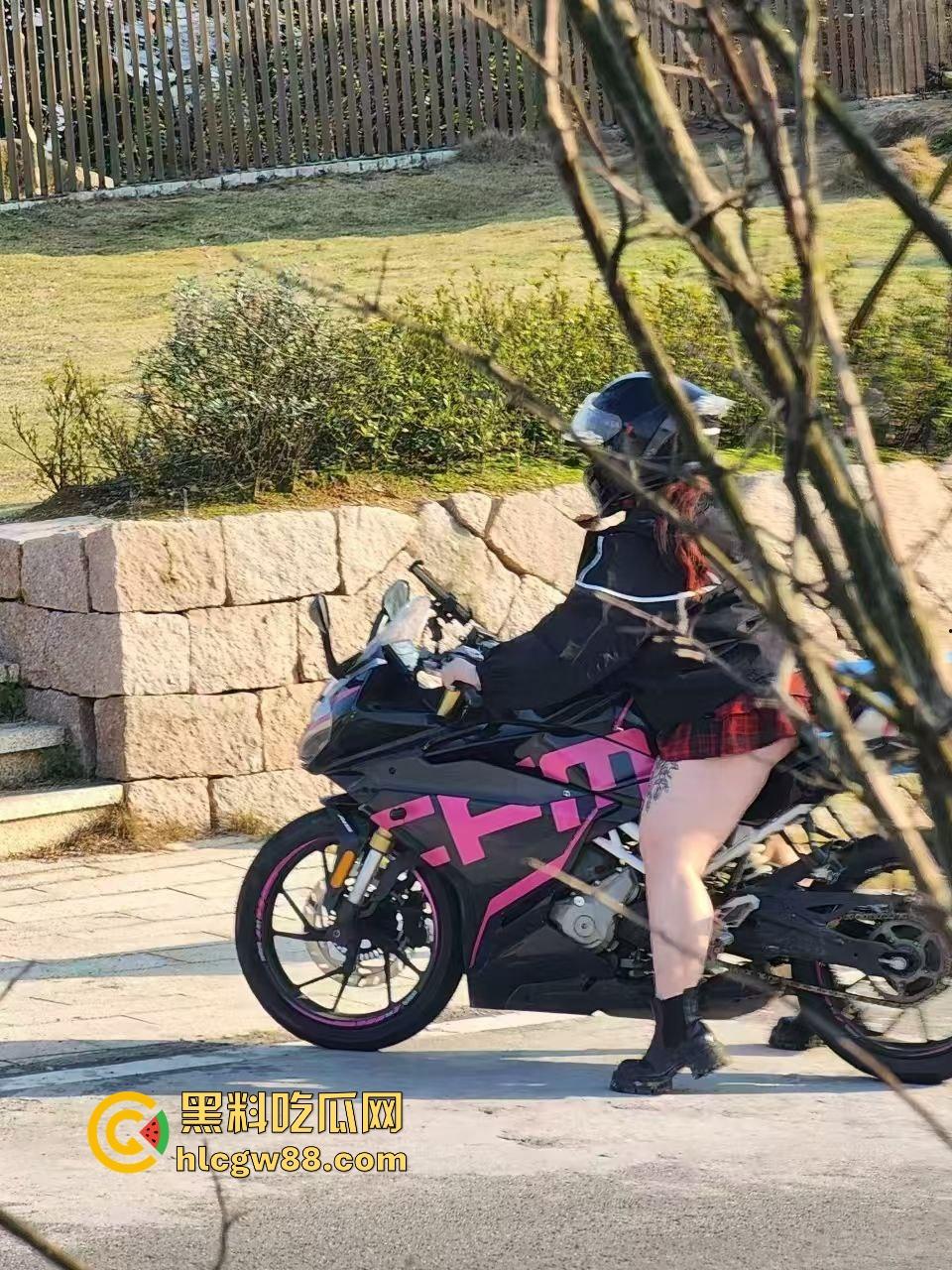 微胖界天花板，微胖尤物强行压制，男人直接被按弯，欲拒还迎坦克少女登场，彻底沦陷在肉感冲击中！-10