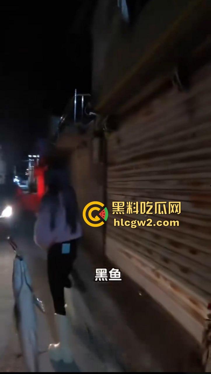 钓鱼佬想换小姐姐十分钟激情 拿条黄辣丁换草逼 小姐姐一脸嫌弃 把人当翘嘴钓呢？-13