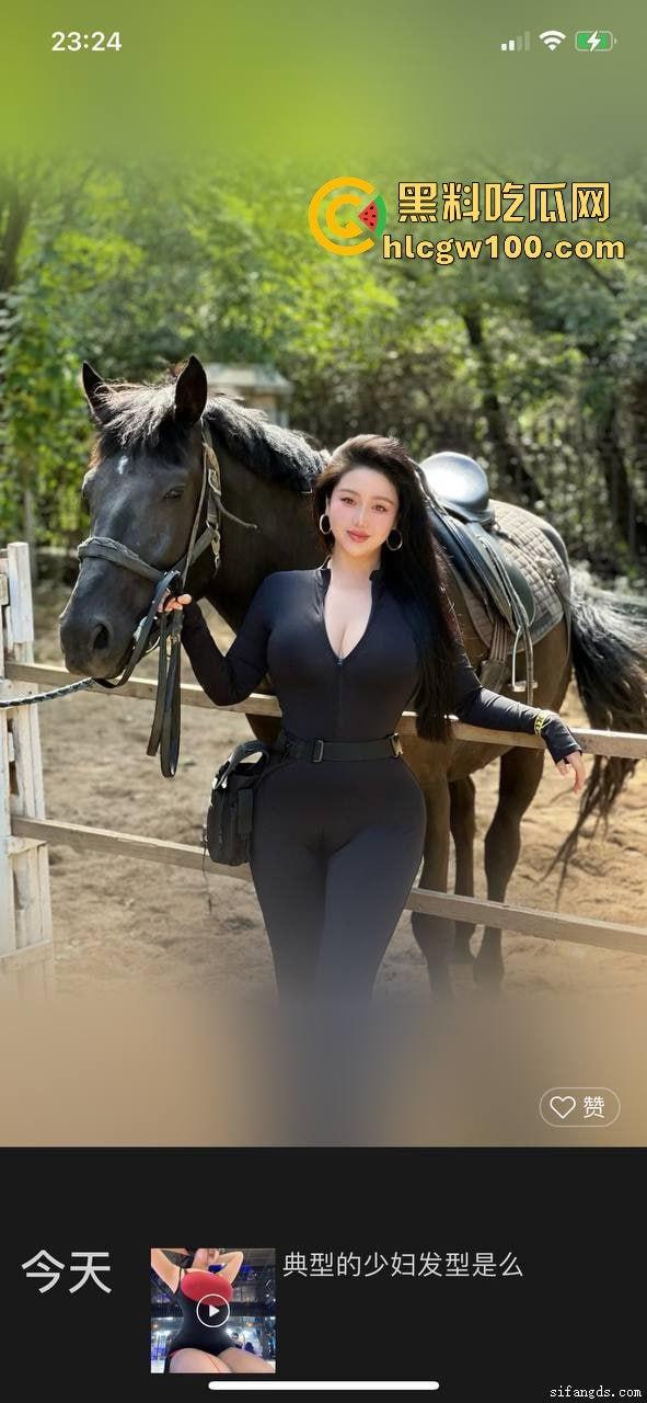 抖音巨乳网红【萌萌叫小胖儿】不雅视频流出，14万粉丝的奶神私底下浪到飞起，波涛汹涌的大奶子让人想掏钱就约！-5