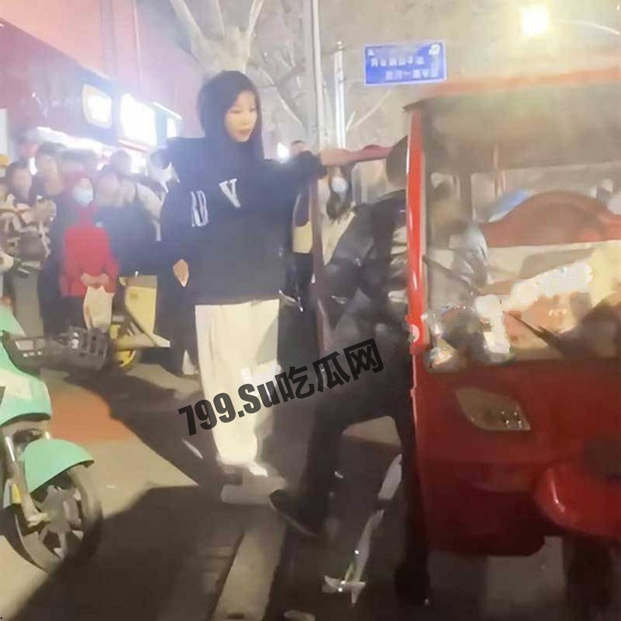 山东临沂 16 岁精神小妹 快手网红安怡 街头殴打三轮车司机 后续黑料爆出一顿饭就能无套中出-4