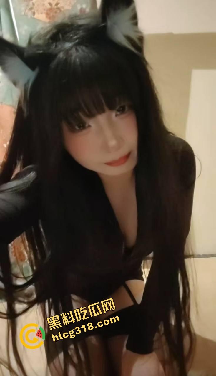 被当人肉飞机杯内射，骚穴一插到底，装不下精子都还要继续被干，真他妈太涩太带劲！-6