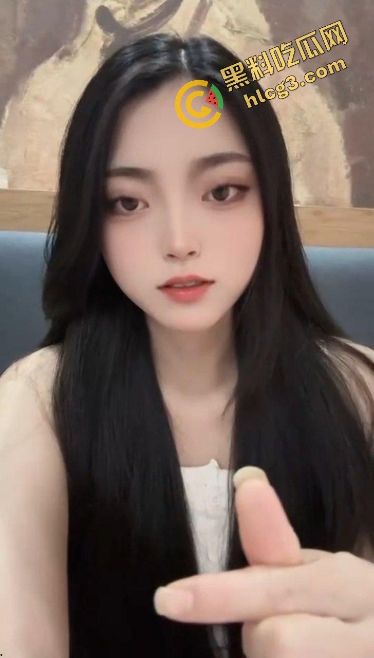 瓜友投稿曝光模特骚货『兔兔』美臀配花纹引人注目 第一视角多场景后入爆操诱人撸！-2