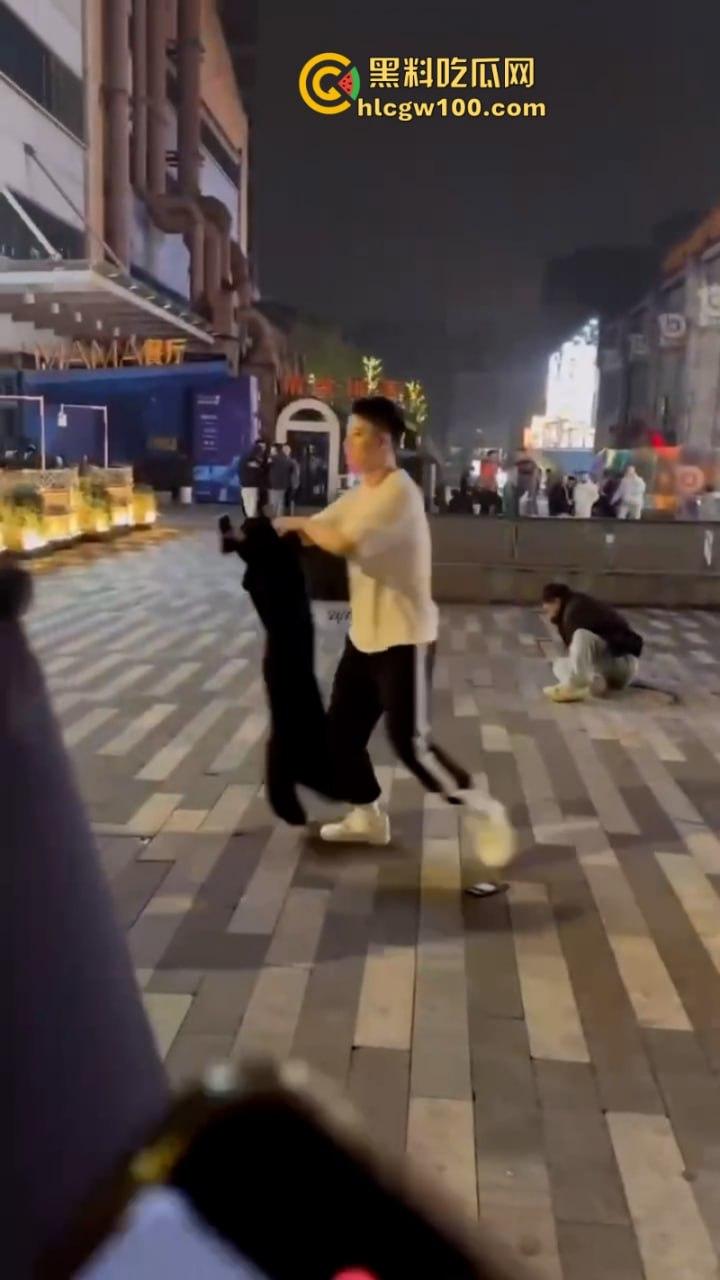 成都男gay为爱冲锋 一群骚肛大混战 渣男为护男三爆打原配 捅过的菊花说忘就忘了吗?-5