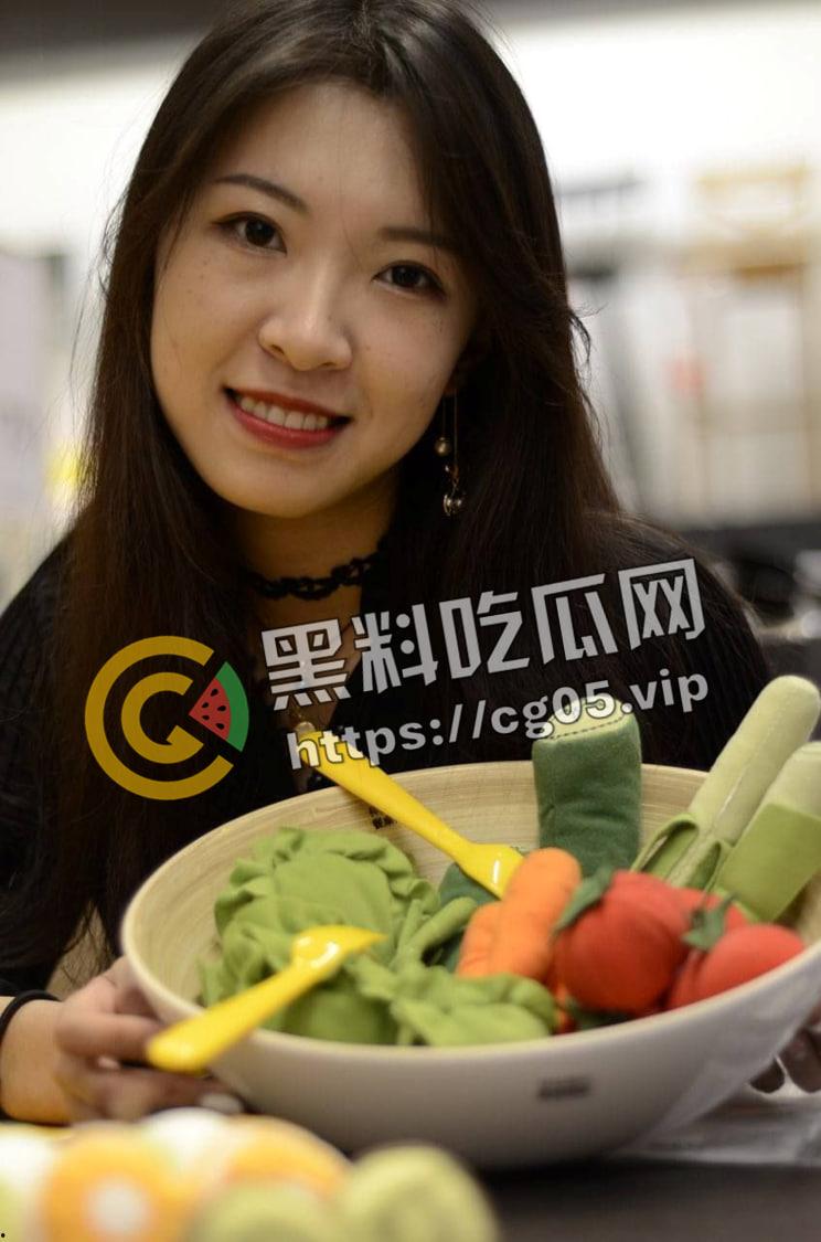 南京幼师反差婊  约出来吃饭后打炮竟然不愿意 老哥直接一巴掌 脸都打肿了 臭着脸被操哭-1