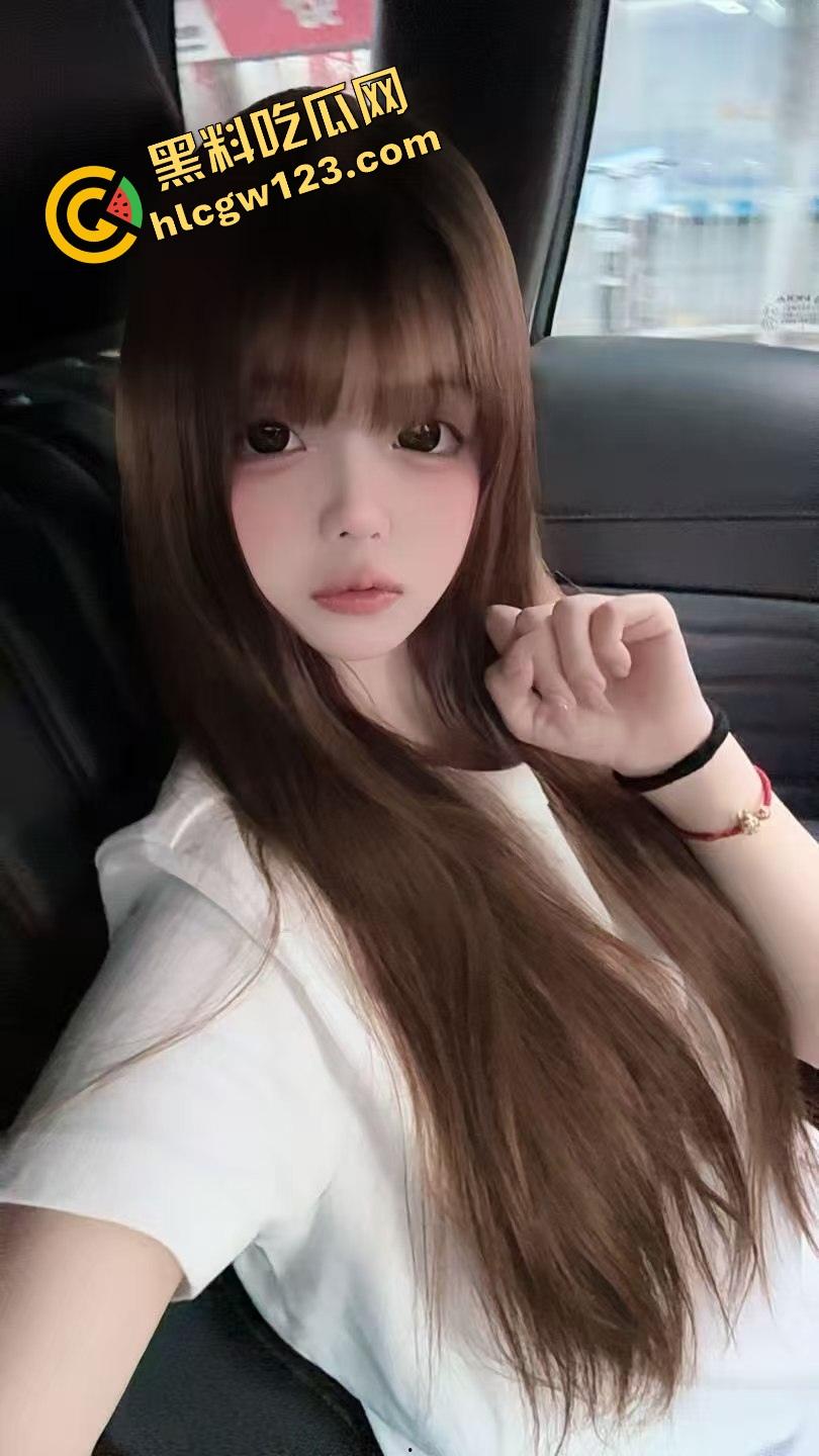 推特骚鸡YH商场试衣间啪啪全程露脸,头摁墙上强行内射,呻吟声大得像在打擂台,屁股拍成红斑图!-5