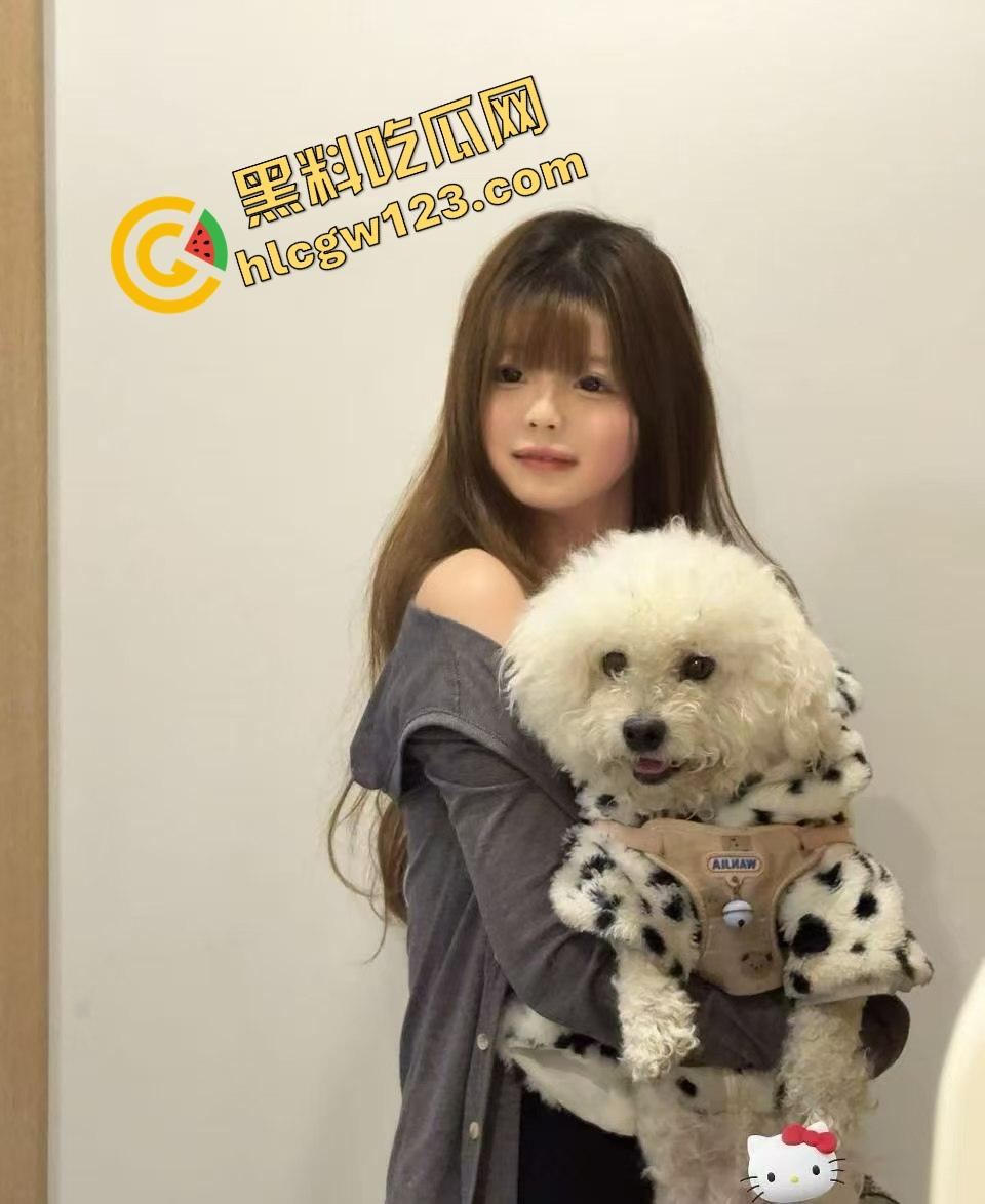 推特骚鸡YH商场试衣间啪啪全程露脸,头摁墙上强行内射,呻吟声大得像在打擂台,屁股拍成红斑图!-6