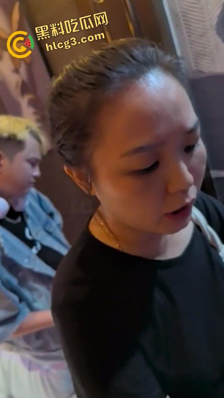 钱难赚屎难吃！广州大姐叫了个男模 不给小费反而还要男模给酒钱 不给直接给男模爆头-2