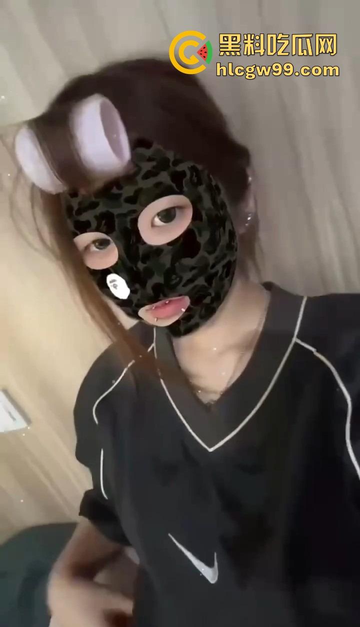 10后狠人【饶智铭】毛都没长齐就带女人回女友家日逼，恋爱期间吃软饭刷信用卡，被锤出轨还让炮友吃避孕药！-8