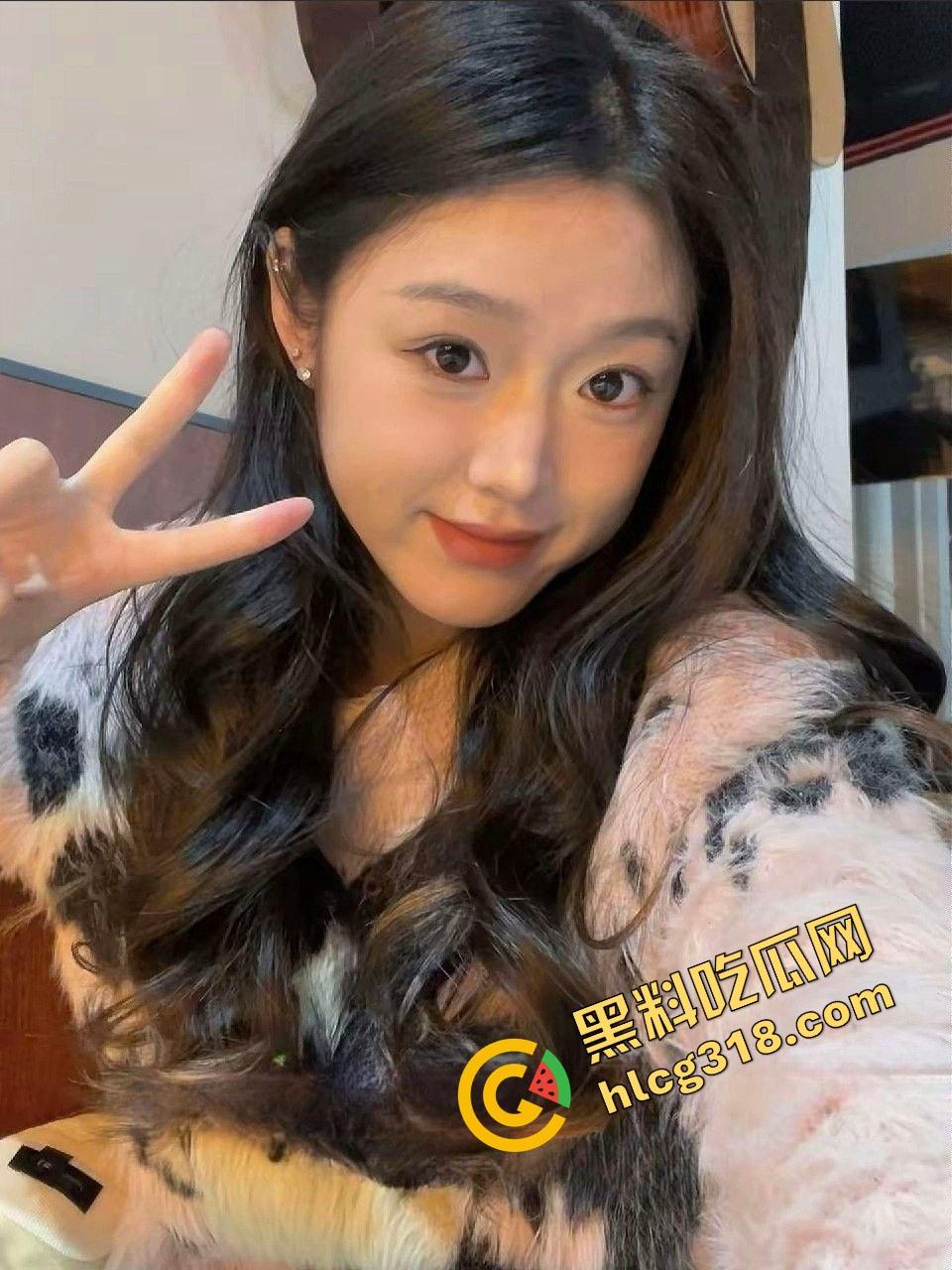 婚后六年操老婆操成亲情，隔壁浪叫勾人，逼肿喷汁操翻天还贪万人干，幻想邻居大屌内射骚货老婆！-7