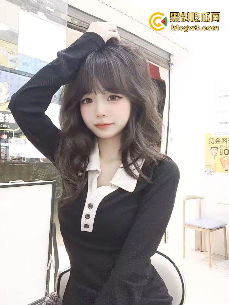 推特极品JK萝莉妹『斜眼龙王』裸拍福利流出 宿舍戴项圈比耶吐舌 这颜值清纯却骚到爆 删号退圈已绝版！-9