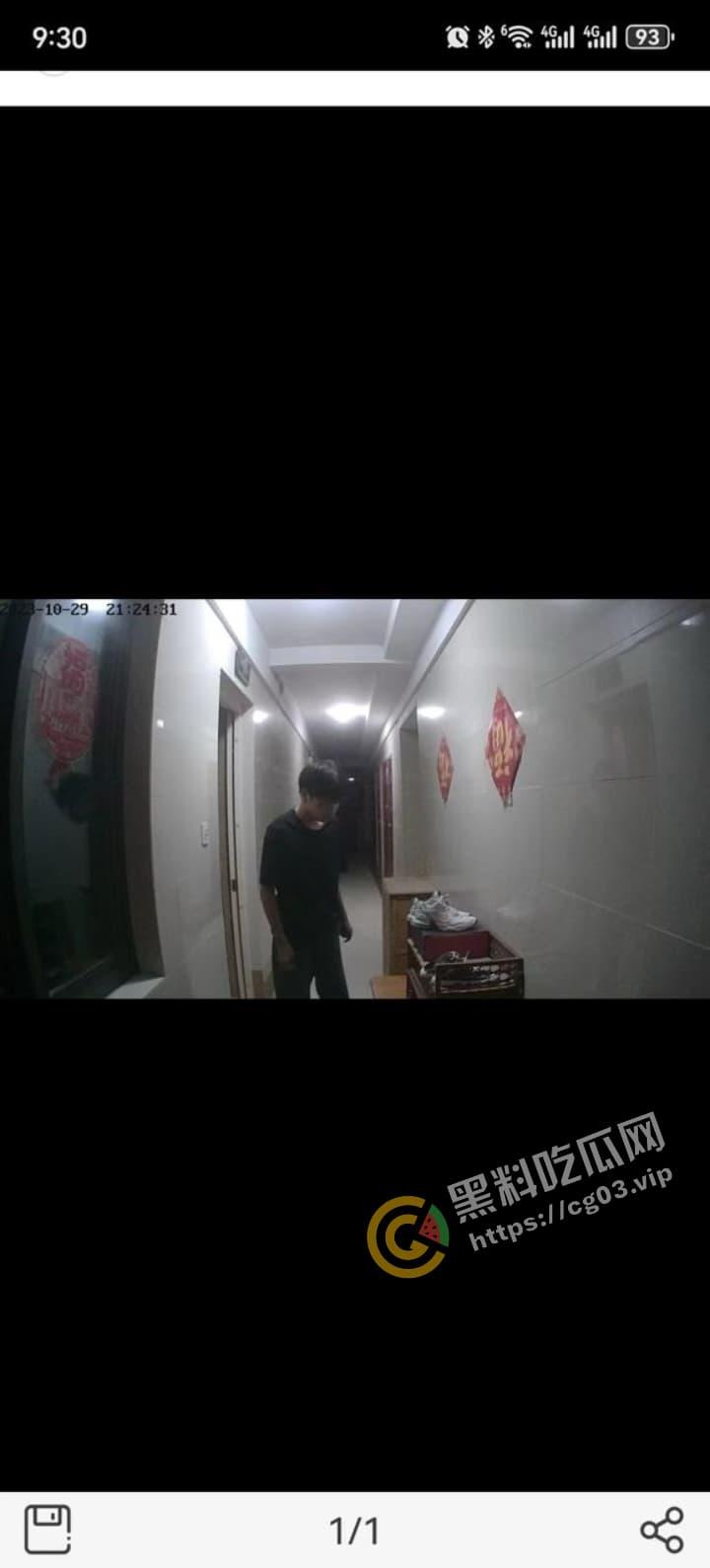 无锡 尚东雅园 变态恋物癖男子偷拿女业主鞋子打飞机 还裸体在过道游荡 被摄像头记录-2