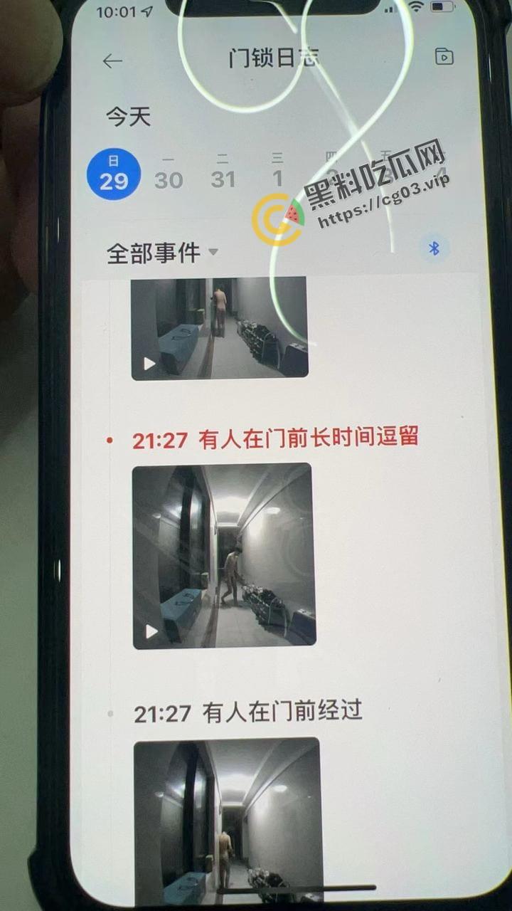 无锡 尚东雅园 变态恋物癖男子偷拿女业主鞋子打飞机 还裸体在过道游荡 被摄像头记录-8