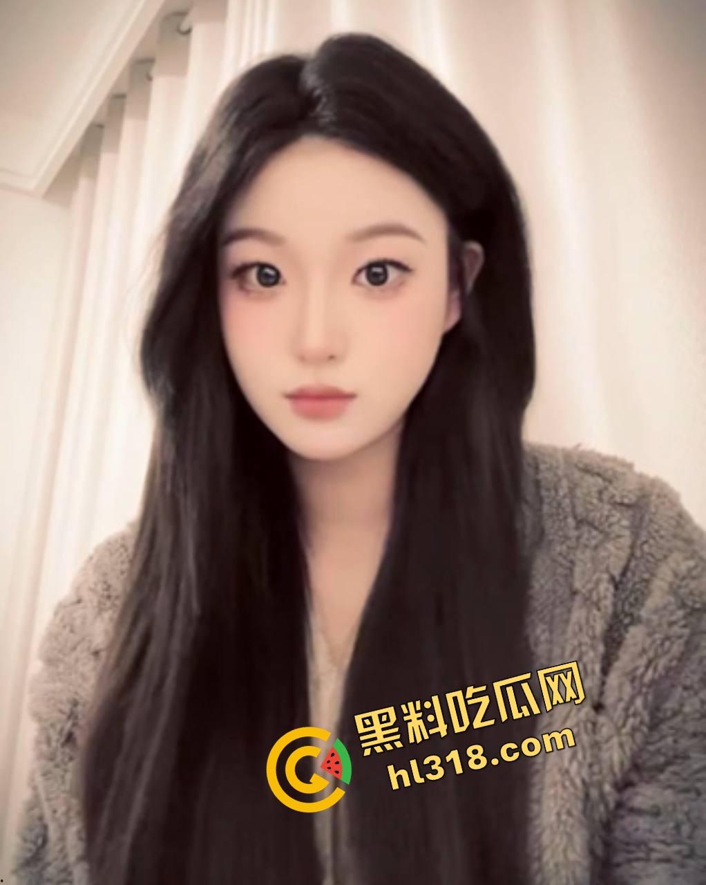 成都06年嫩妹『夏郁』酒吧喝点就带去酒店爆肏,刚进门就喊要大鸡巴,小骚逼掐脖子伸舌头欠操到不行!-2