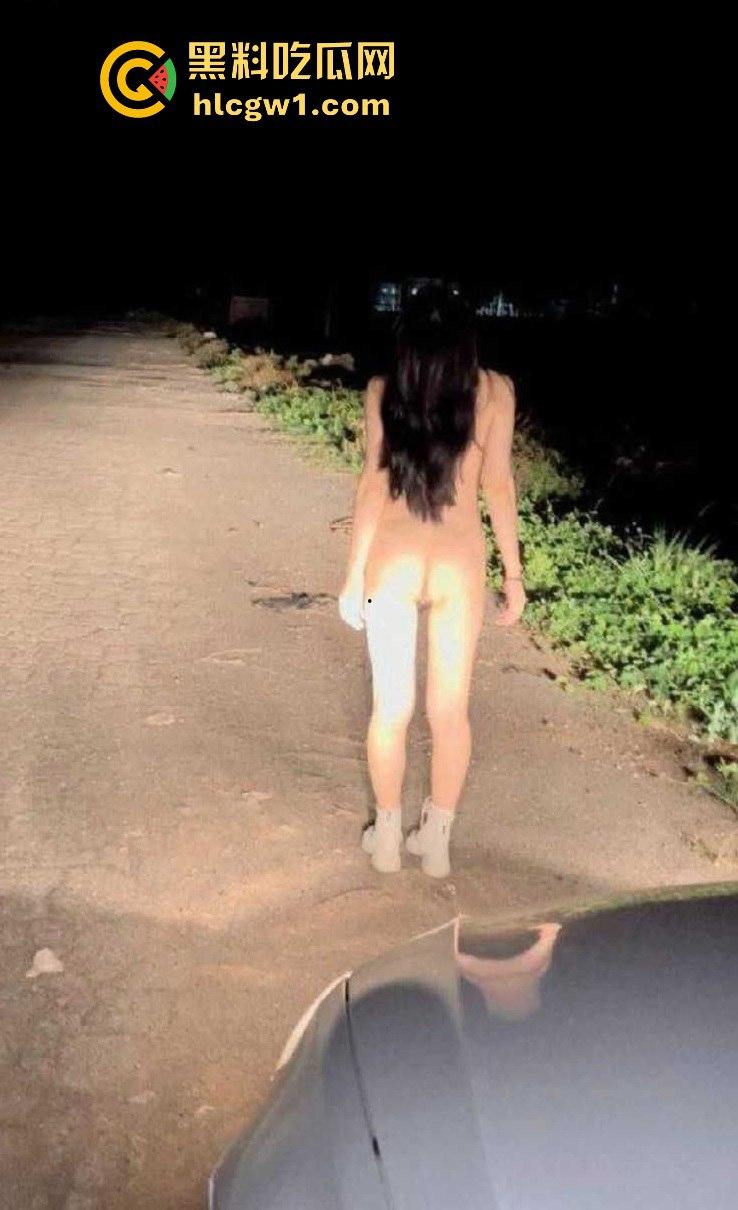 绿帽奴性彻底释放！绿帽男把老婆送给单男野战，自己边看边撸，屌都要撸秃了，绿毛龟真牛逼！-7