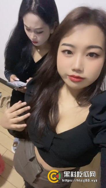 网友60块买快手小网红【茉姑娘】不雅视频被坑惨,摸奶视频一堆连逼都没见着,这婊子曝光活该!-5