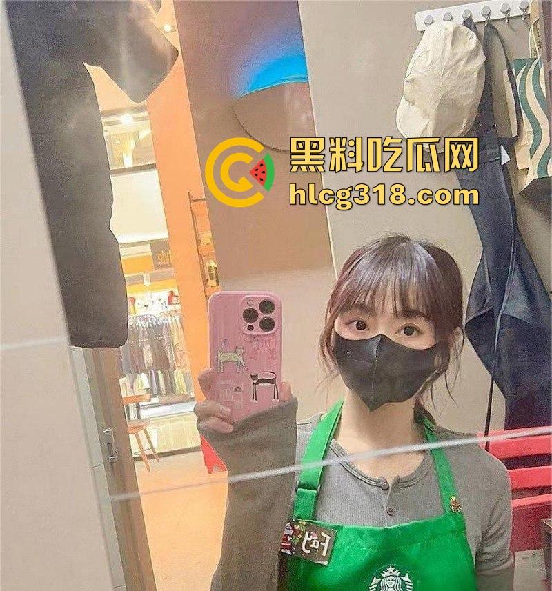 广西大学大一学妹【林依连】短裙白袜教室上演激情自慰,清纯贫乳通体娇嫩 ,紧致小穴让人浮想连篇!-3