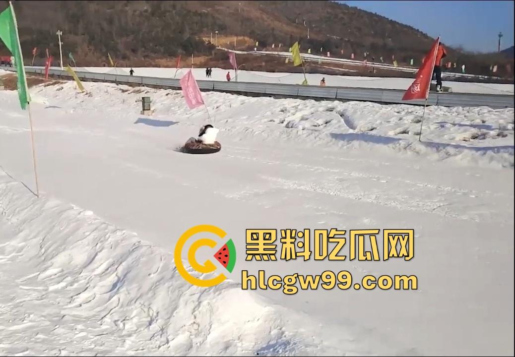 公司团建狗男女集体约炮狂欢，人妻女同事酒店里被操到天昏地暗，别人的老婆成了泄欲玩物，骚得比外围还放得开！-6