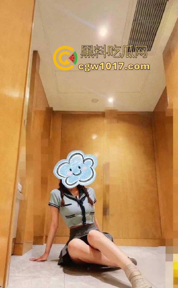 酒店幽会性感巨乳姐姐，房间里一跃化成JK女神，由被动变成主动也是一瞬间，无套内射花式做爱，爽翻了！-1