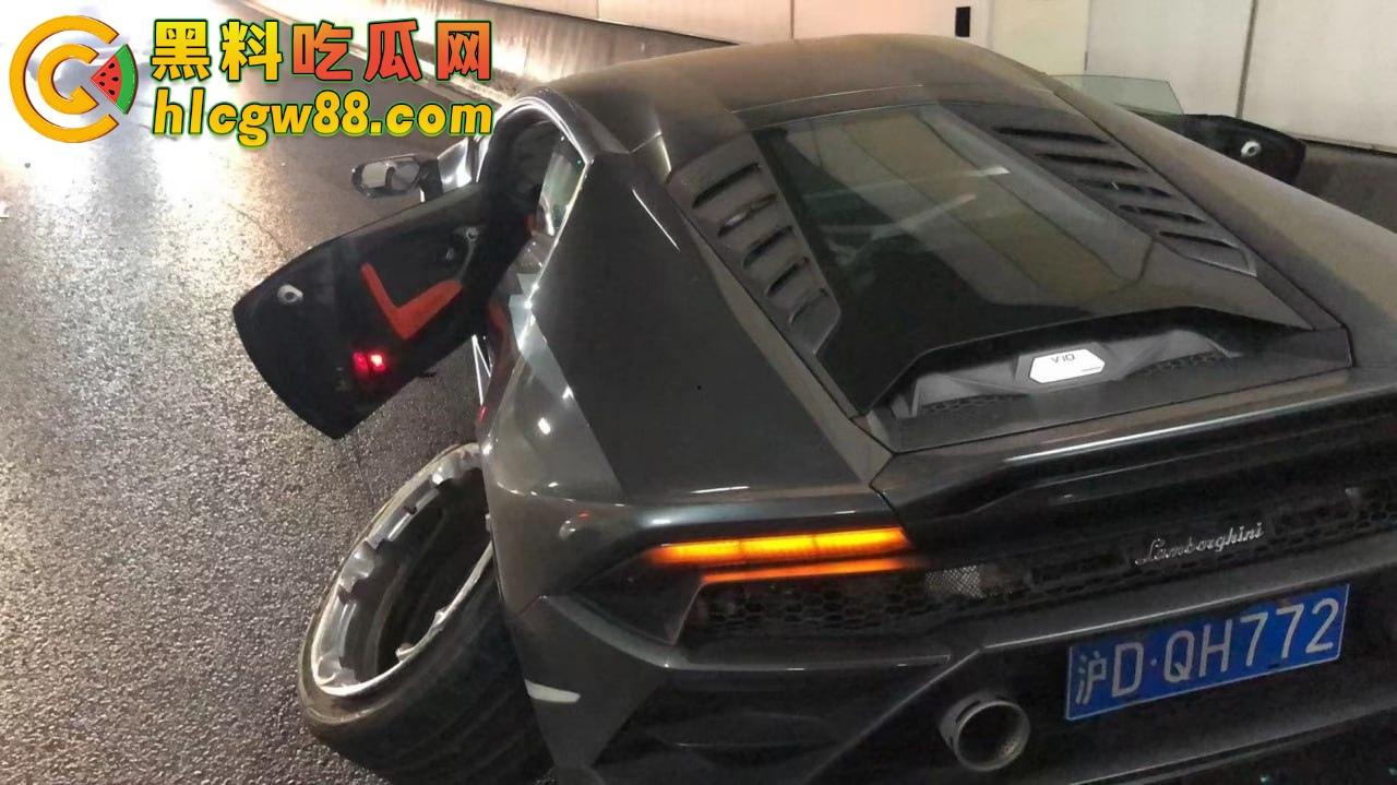 上海装逼狗租小牛隧道飙车炸场，下雨天装逼被雷劈爽翻天，谁瞅他不笑死这傻屌！-7