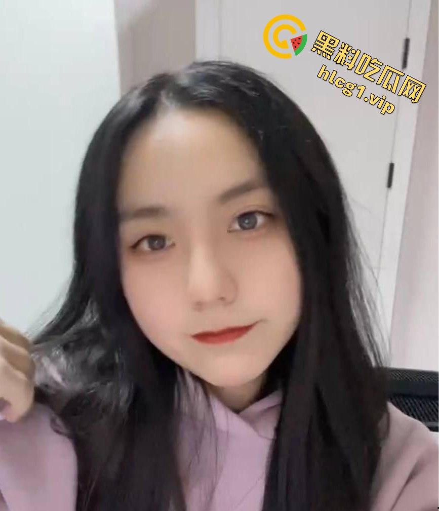 石家庄财经政法大学大二学妹『李相仪』被男友调教视频流出！黑丝开档掰穴跳蛋自慰！-1