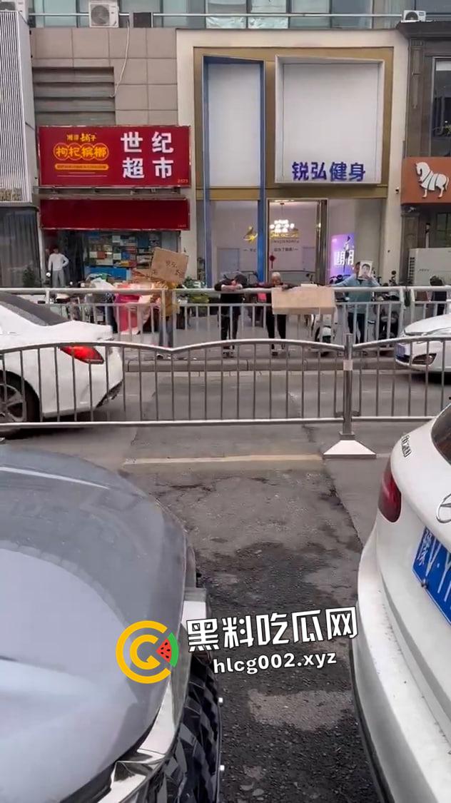 河南郑州锐弘健身游泳教练溺水身亡 同事一旁录像眼睁睁看其淹死 现场视频流出-6