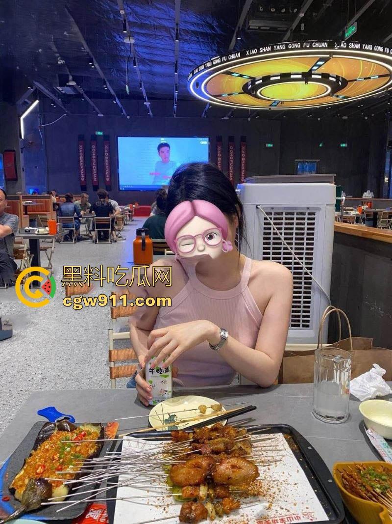 终于在堂姐醉酒状态，进入了堂姐的阴道，但是过程中堂姐竟然醒了，但还是阻止不了无套内射！-5