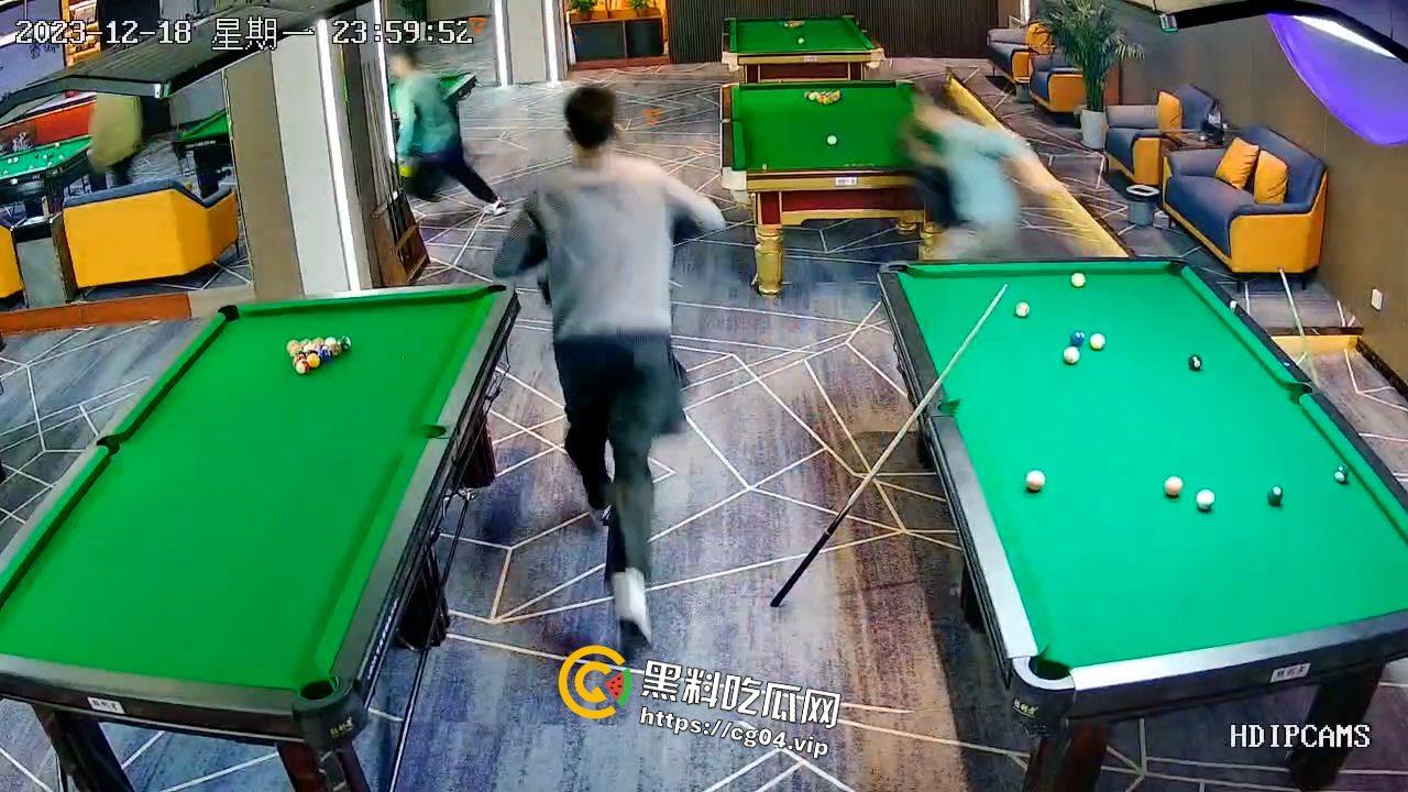 热瓜速递！北京时间12月18日23时59分，甘肃临夏州积石山县发生6.2级地震，震源深度10公里。截至目前，地震已造成甘肃100人死亡、青海11人死亡-4