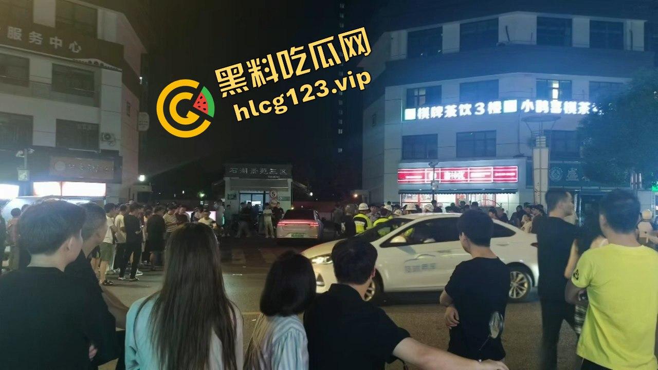 苏州石湖景苑女子吵架口出狂言外地人滚出苏州！引发众怒，丈夫酒后失踪，外地人围堵索要道歉！-1
