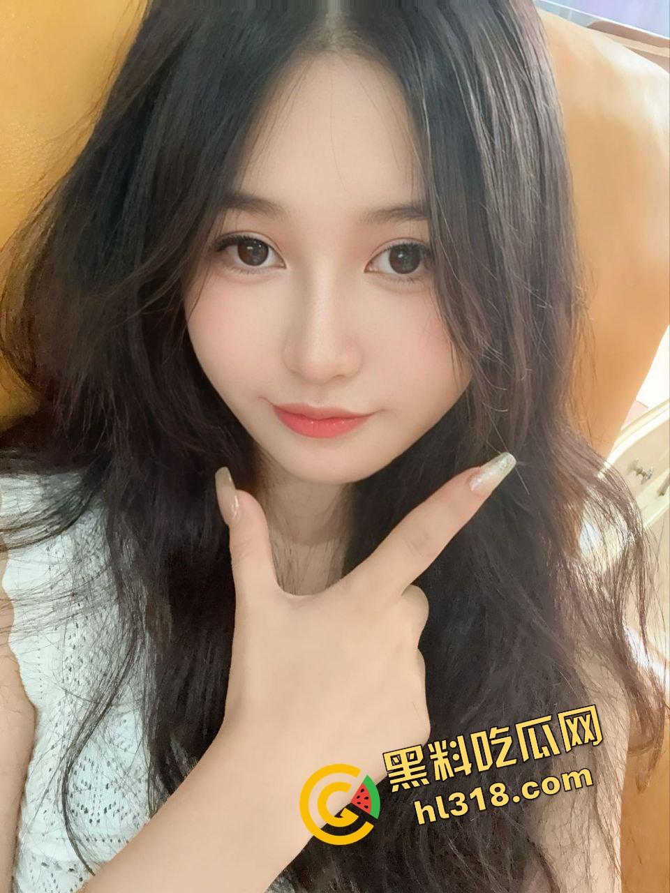 推特『LuckyDog7』巨乳蜂腰肥臀白虎妹，亲手调教成专属炮架，骚逼只为迎接主人的精液！-4