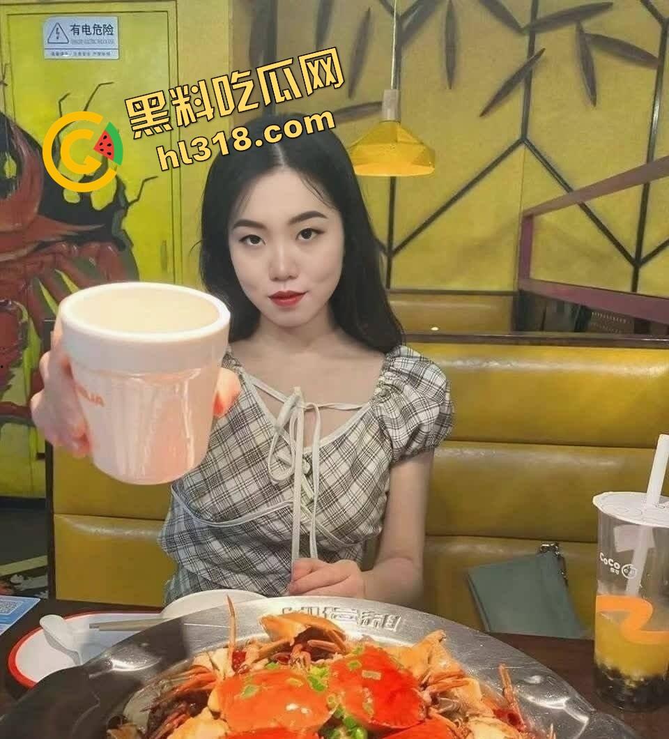 北京昌平98年骚货『孙晔子』裸身电梯诱惑、楼梯间后入被操成水管,内射后还夹着精液打卡上班!-3