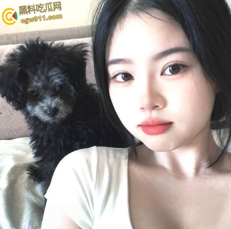 湖南巨乳绿播【刘文琪】为爱下海，清纯甜妹为绿帽男友，直播脱衣骚舞勾引金主，胸前小白兔活蹦乱跳 ！-4