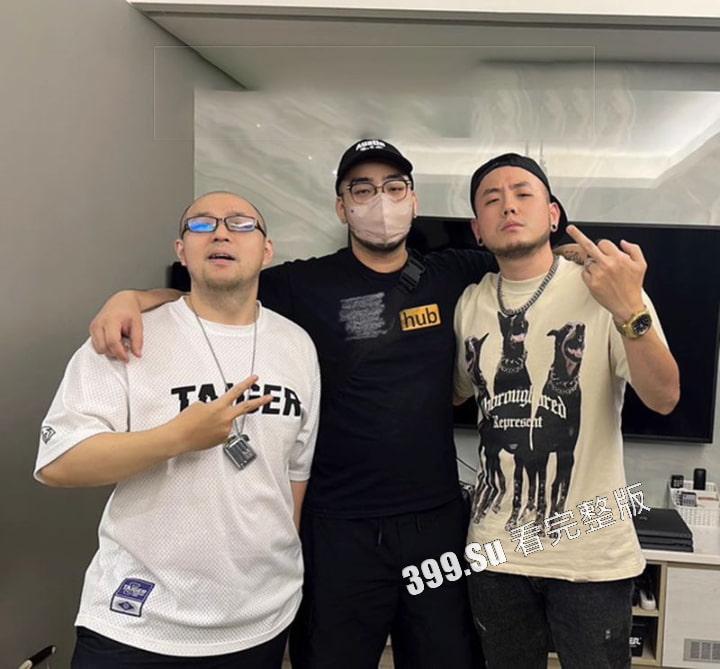 推特OF  #肥宅约炮专家 死肥宅教你有屌就有女人 做网黄一样能发家致富 操遍台湾良家  付费资源流出-2