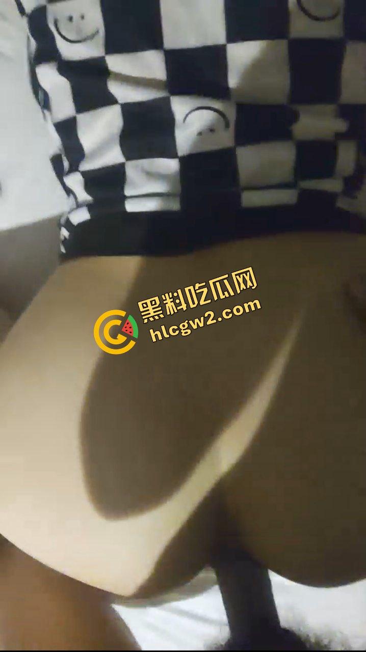 抖音极品尤物氛围感女神『绝缘体』炮台身材风骚至极 趴床淫叫直插骚穴！独家曝光！-2