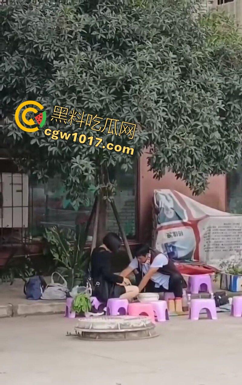 公园摆摊算命，算命大师哄骗极品小仙女，揉胸抠穴就能断知福祸，趁机揩油过足手瘾，我现在学算命来得及吗？-7