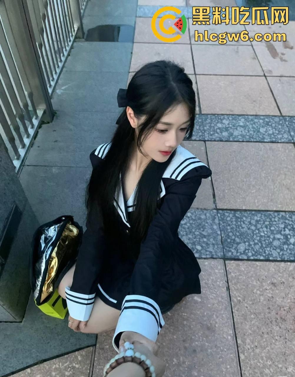 火车卧铺偶遇骚嫩小护士『李丹雅』三句话撩到手，软卧车厢直接无套爆操，干到高潮还约好下车酒店续战！-3