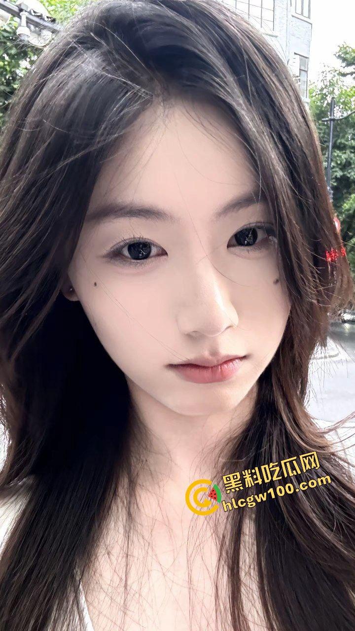 长沙职业学院反差女友粉逼肉便器『蒋雨婷』宿舍抠逼发骚 腰窝骚臀跪地让大哥后入！原创独家流出！-5